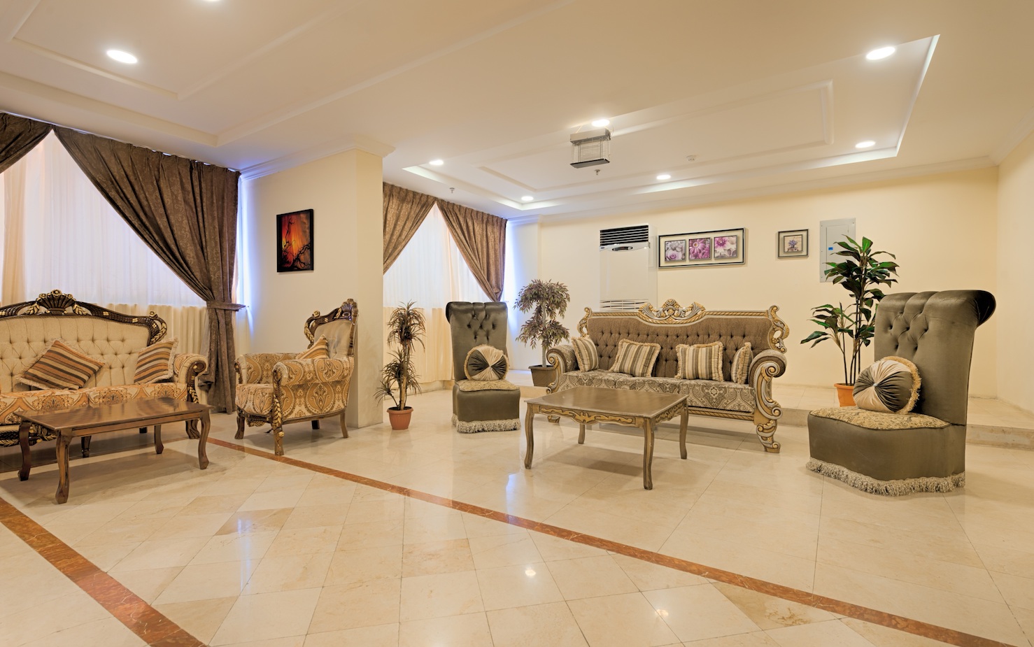 property-image_5b42000d1fc993a5.jpg