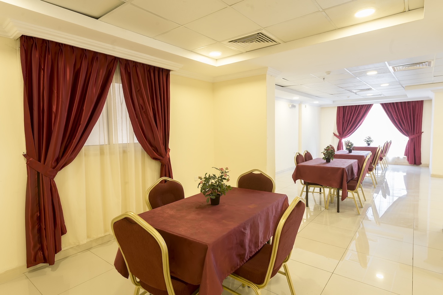 property-image_5b42000d1fc993a6.jpg