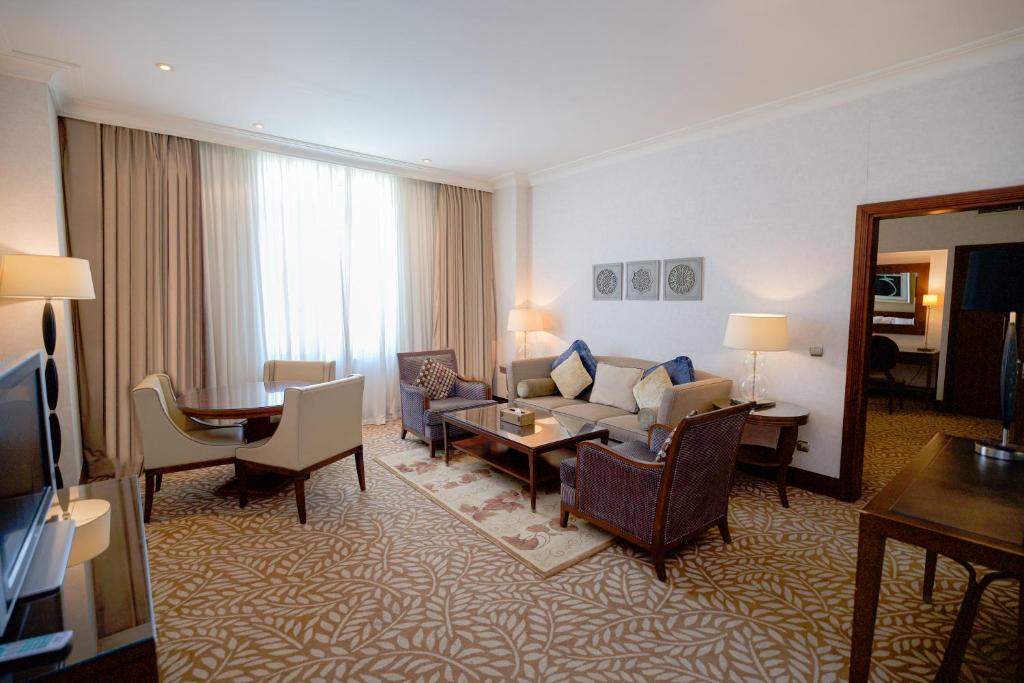 property-image_FcxKB76ZMAFH0YV.jpg